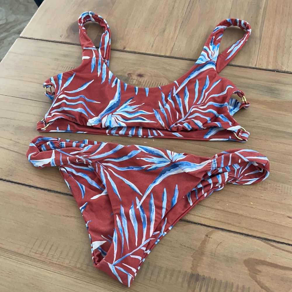 Bathing suit